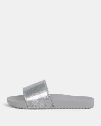Pantofle ve stříbrné a šedé barvě se třpytivým efektem Zaxy Snap Glitter Slide
