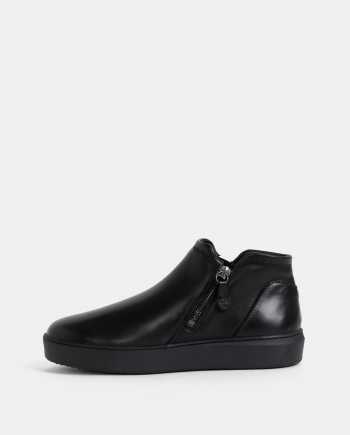 Černé kožené kotníkové boty Tamaris